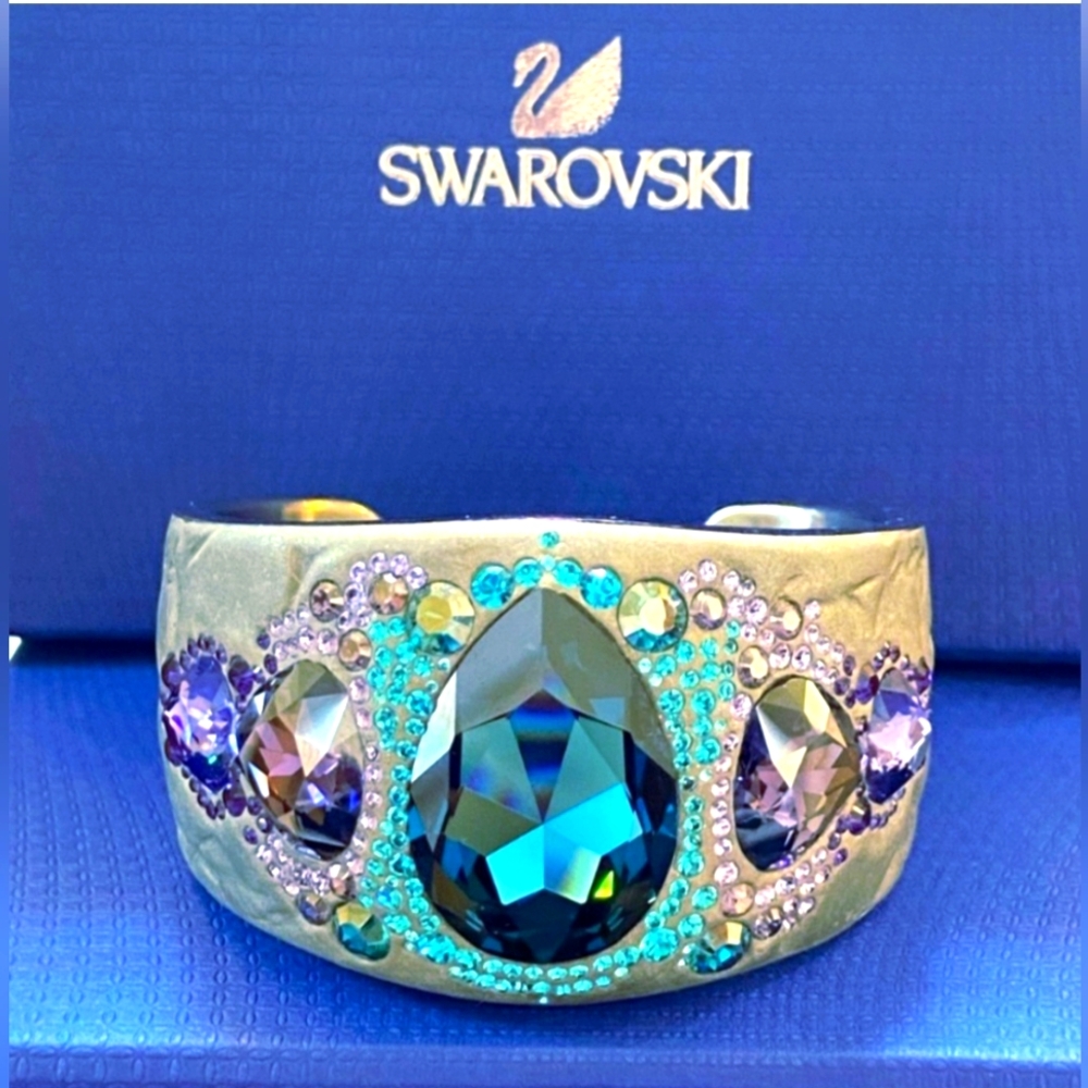 •RARE• SWAROVSKI • Authentic & Stunning Crystal Pony Bangle Cuff